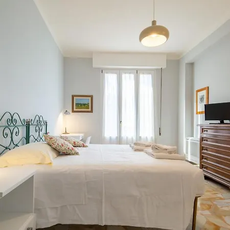 Masaccio 3 Bedrooms 아파트
